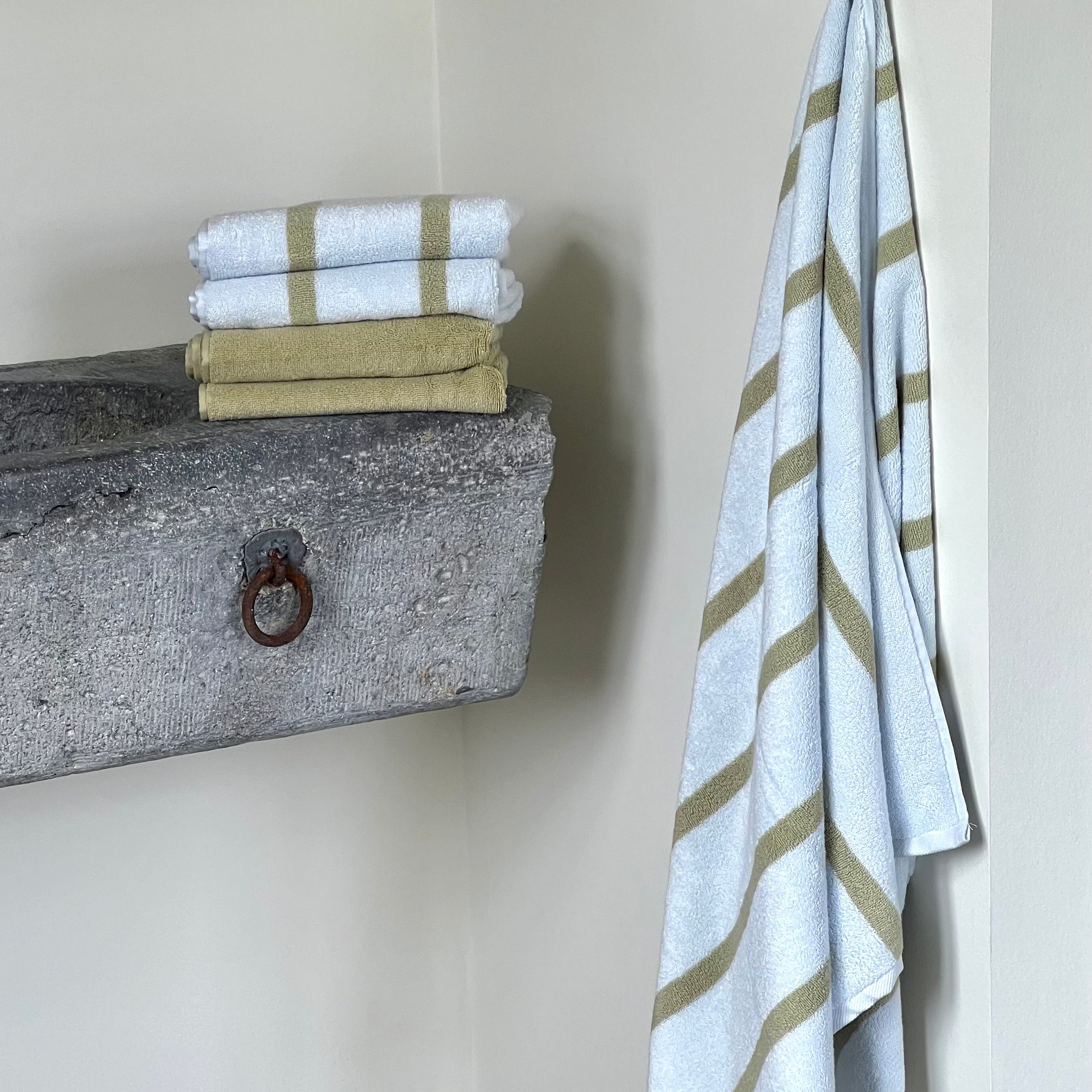 Towel in Stripe - 70x140 cm